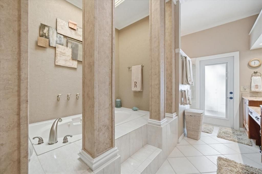 待售: $1,350,000 (4 贝兹, 3 浴室, 3429 平方英尺)