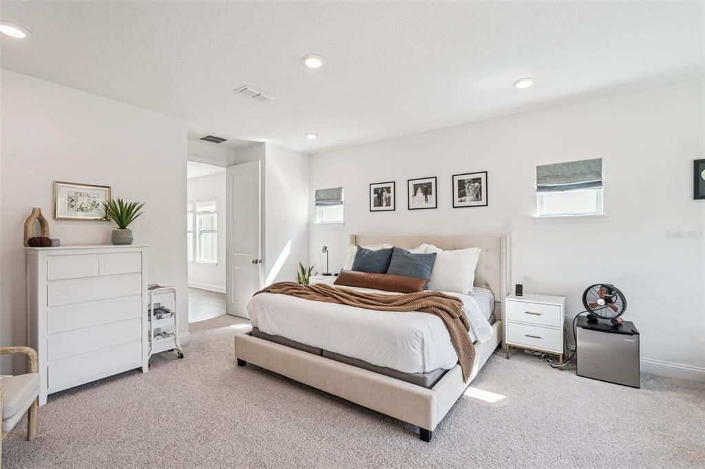 For Sale: $709,000 (3 beds, 2 baths, 2503 Square Feet)