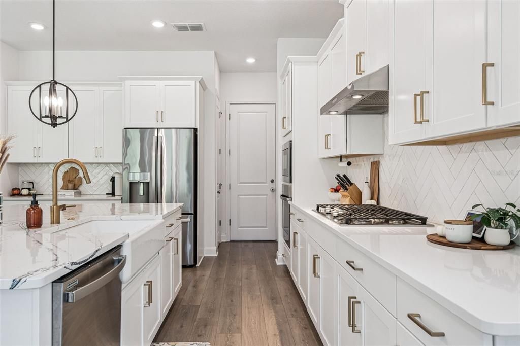 For Sale: $709,000 (3 beds, 2 baths, 2503 Square Feet)