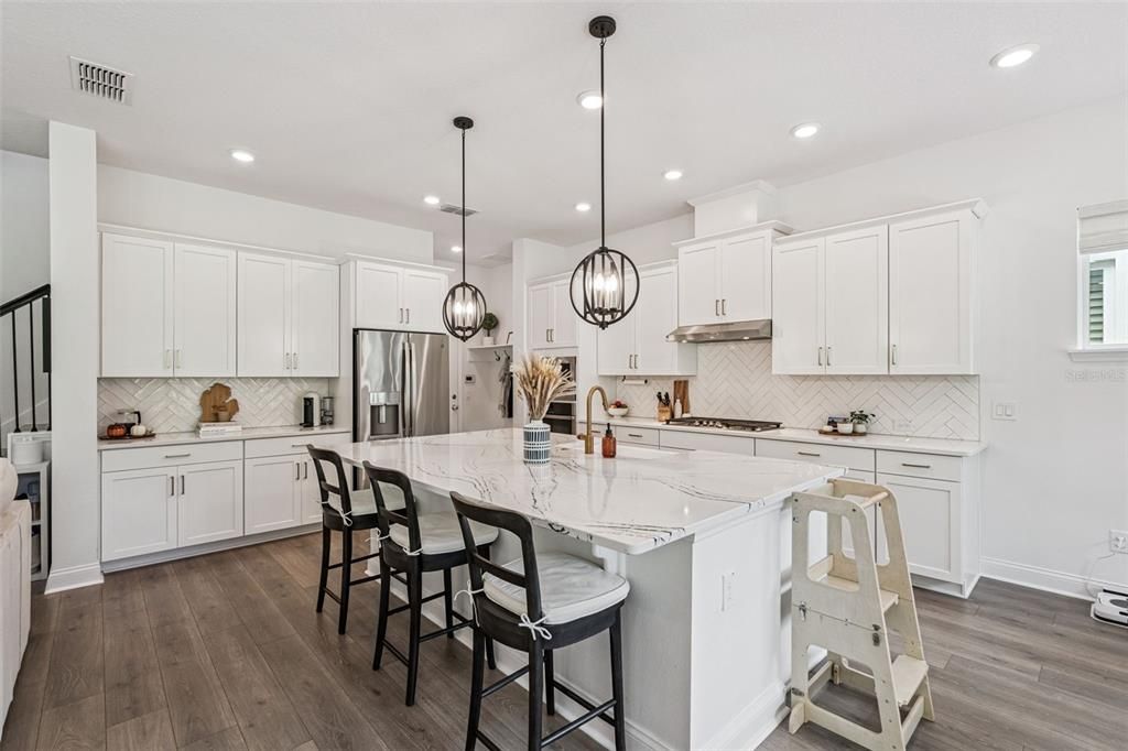 For Sale: $709,000 (3 beds, 2 baths, 2503 Square Feet)