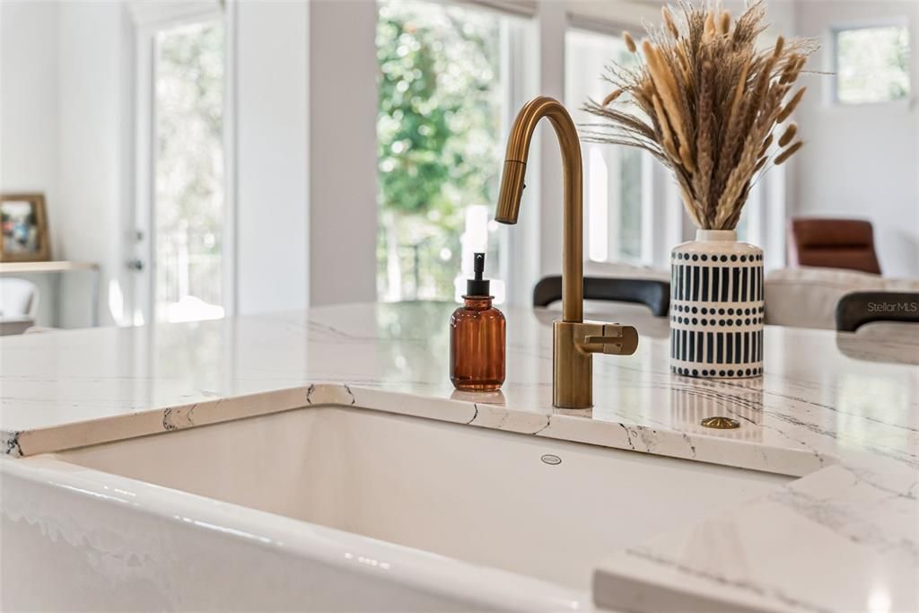 For Sale: $709,000 (3 beds, 2 baths, 2503 Square Feet)