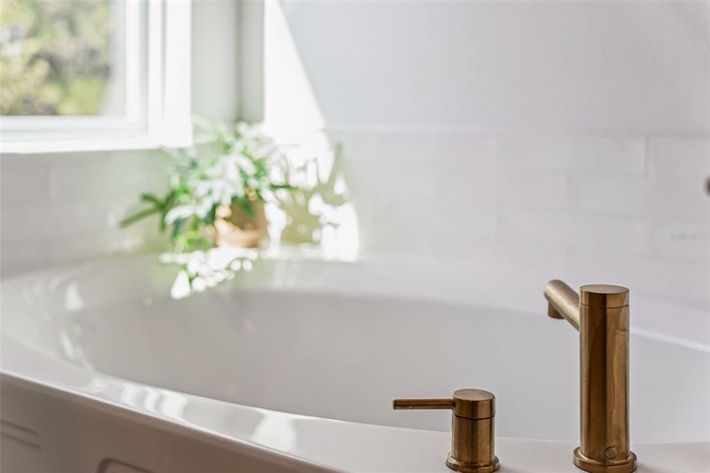 For Sale: $709,000 (3 beds, 2 baths, 2503 Square Feet)