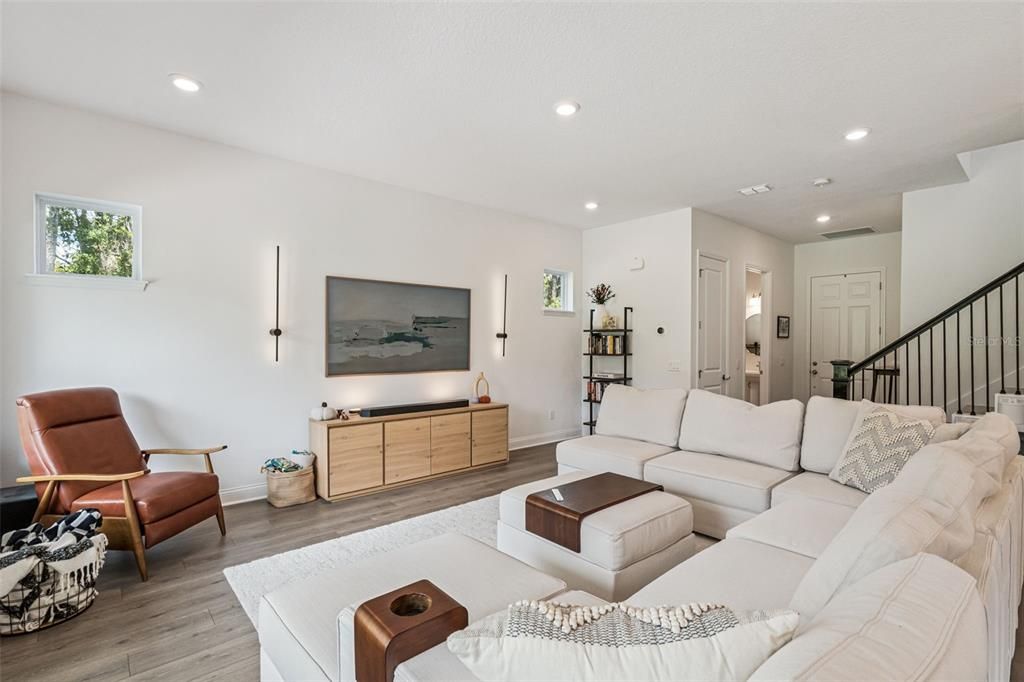 For Sale: $709,000 (3 beds, 2 baths, 2503 Square Feet)