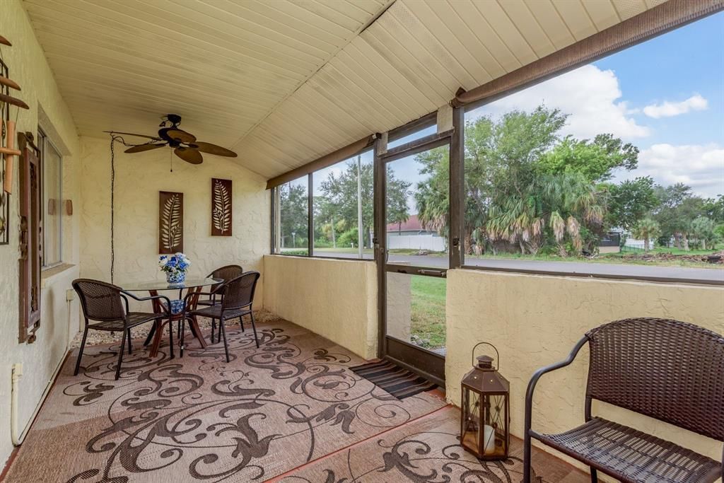 For Sale: $150,000 (2 beds, 2 baths, 1105 Square Feet)