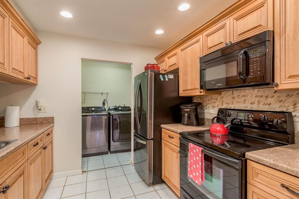 For Sale: $150,000 (2 beds, 2 baths, 1105 Square Feet)