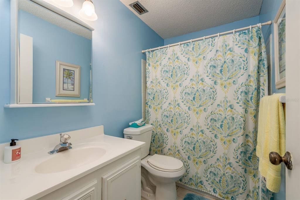 For Sale: $150,000 (2 beds, 2 baths, 1105 Square Feet)