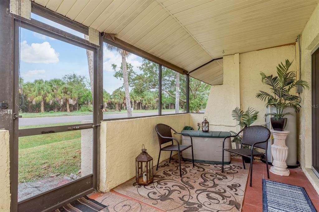 For Sale: $150,000 (2 beds, 2 baths, 1105 Square Feet)