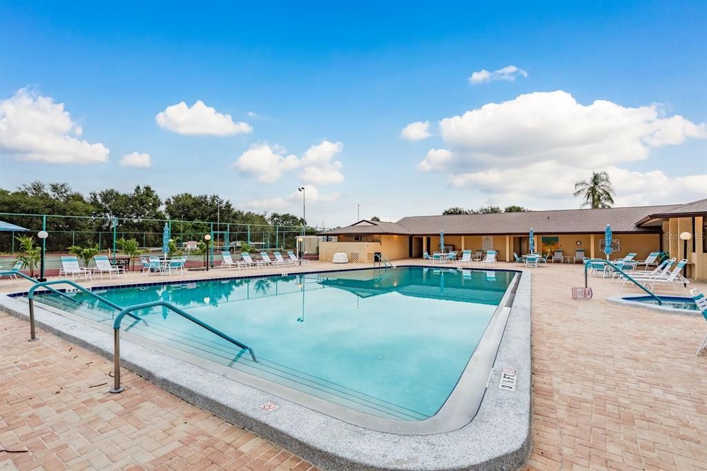 For Sale: $150,000 (2 beds, 2 baths, 1105 Square Feet)