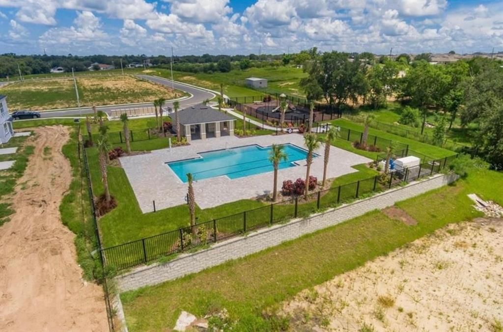 For Sale: $258,000 (3 beds, 2 baths, 1404 Square Feet)