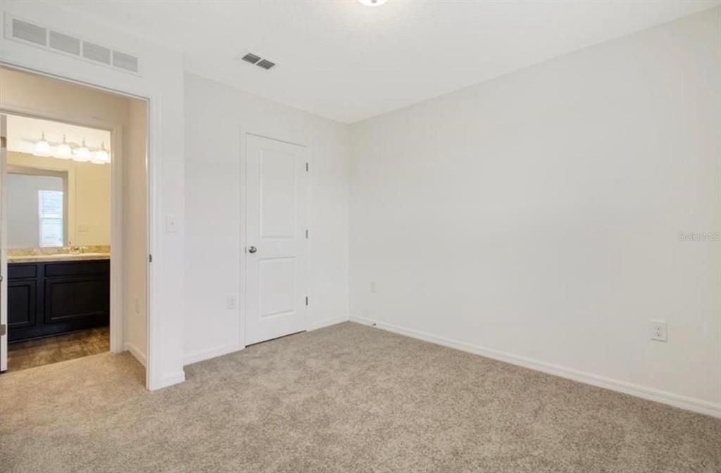 For Sale: $258,000 (3 beds, 2 baths, 1404 Square Feet)