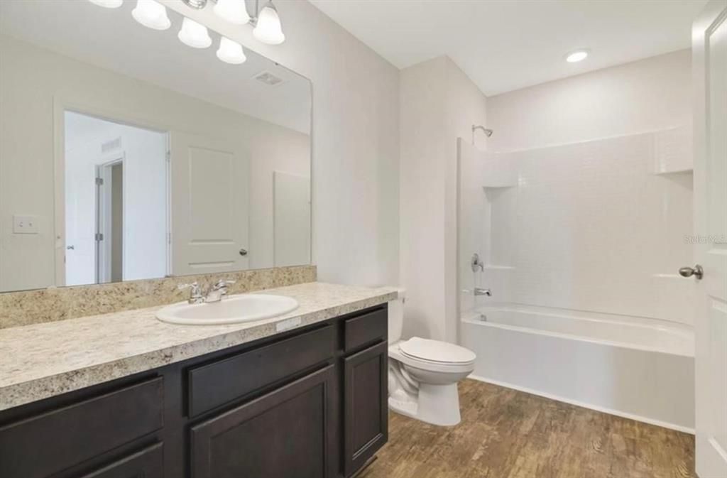 For Sale: $258,000 (3 beds, 2 baths, 1404 Square Feet)