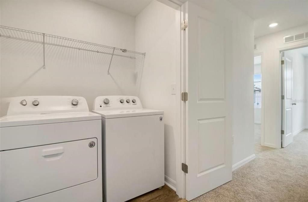For Sale: $258,000 (3 beds, 2 baths, 1404 Square Feet)