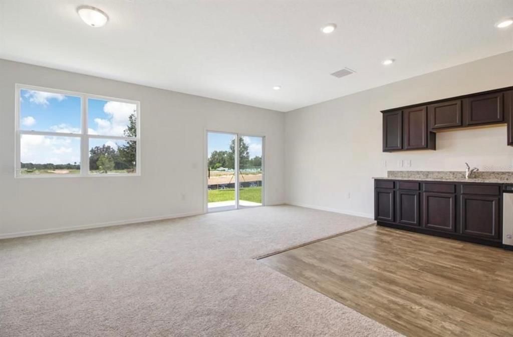 For Sale: $258,000 (3 beds, 2 baths, 1404 Square Feet)