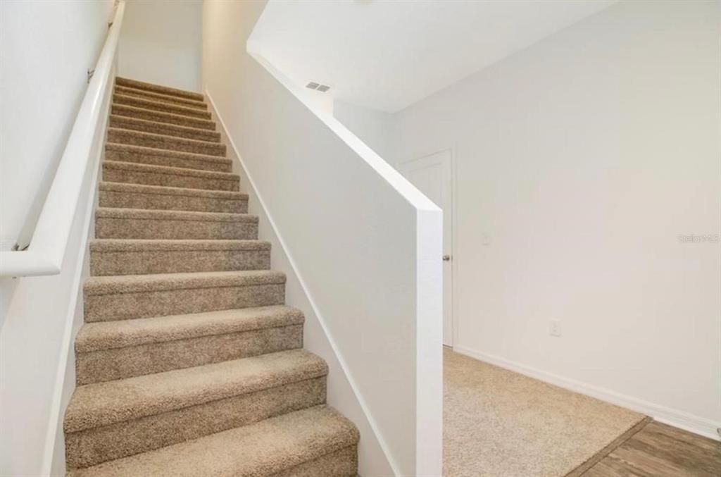 For Sale: $258,000 (3 beds, 2 baths, 1404 Square Feet)