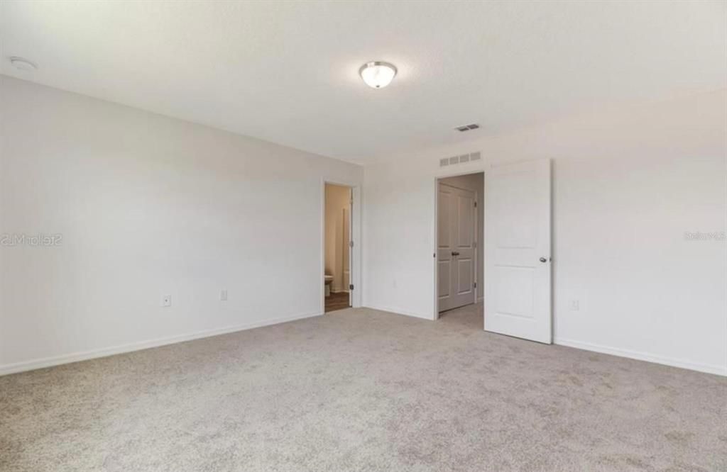 For Sale: $258,000 (3 beds, 2 baths, 1404 Square Feet)