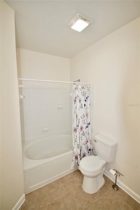 For Rent: $1,400 (1 beds, 1 baths, 833 Square Feet)