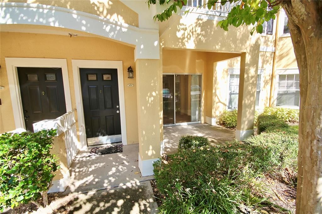 For Rent: $1,400 (1 beds, 1 baths, 833 Square Feet)