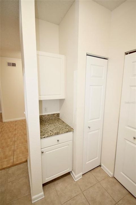 For Rent: $1,400 (1 beds, 1 baths, 833 Square Feet)