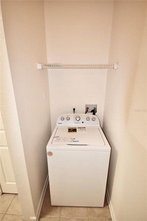 For Rent: $1,400 (1 beds, 1 baths, 833 Square Feet)