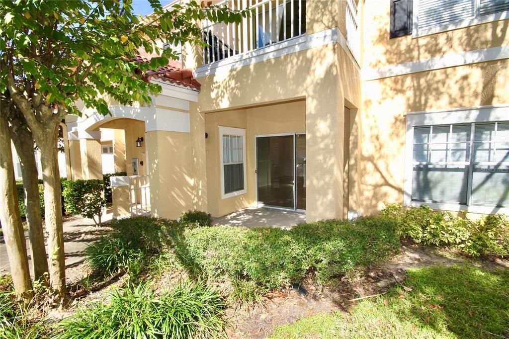 For Rent: $1,400 (1 beds, 1 baths, 833 Square Feet)