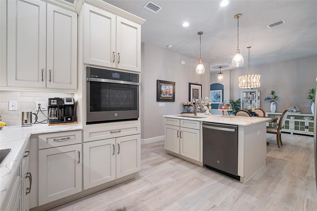 На продажу: $519,500 (3 спален, 3 ванн, 2078 Квадратных фут)