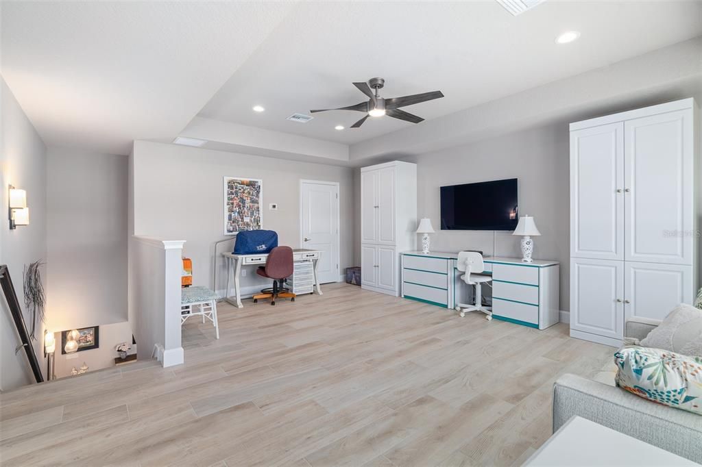 На продажу: $519,500 (3 спален, 3 ванн, 2078 Квадратных фут)