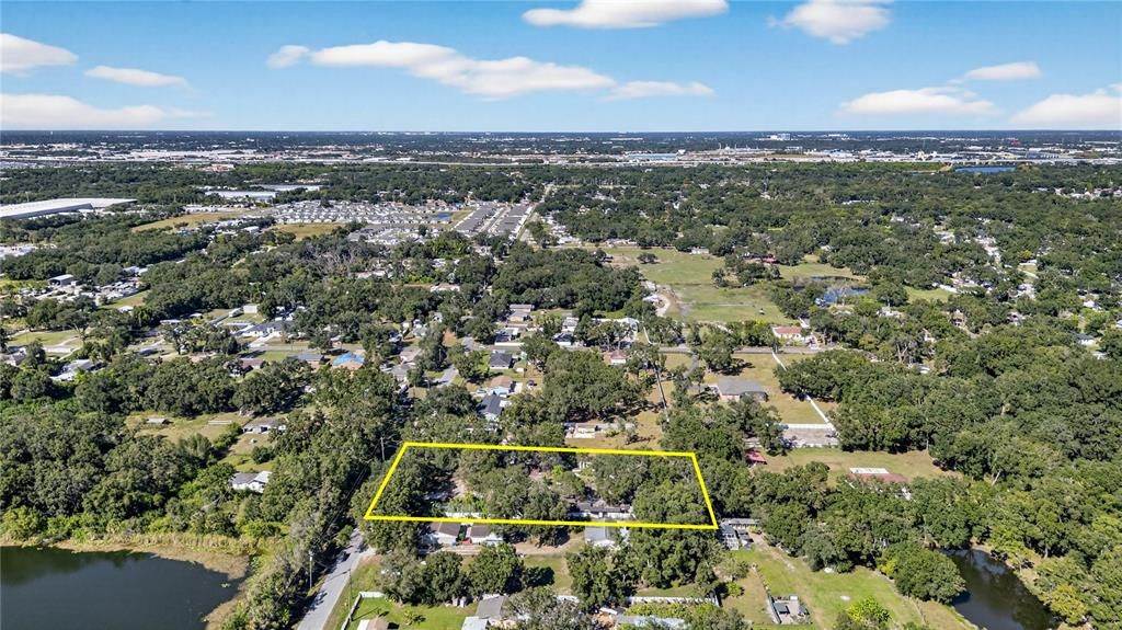 For Sale: $398,900 (0.92 acres)