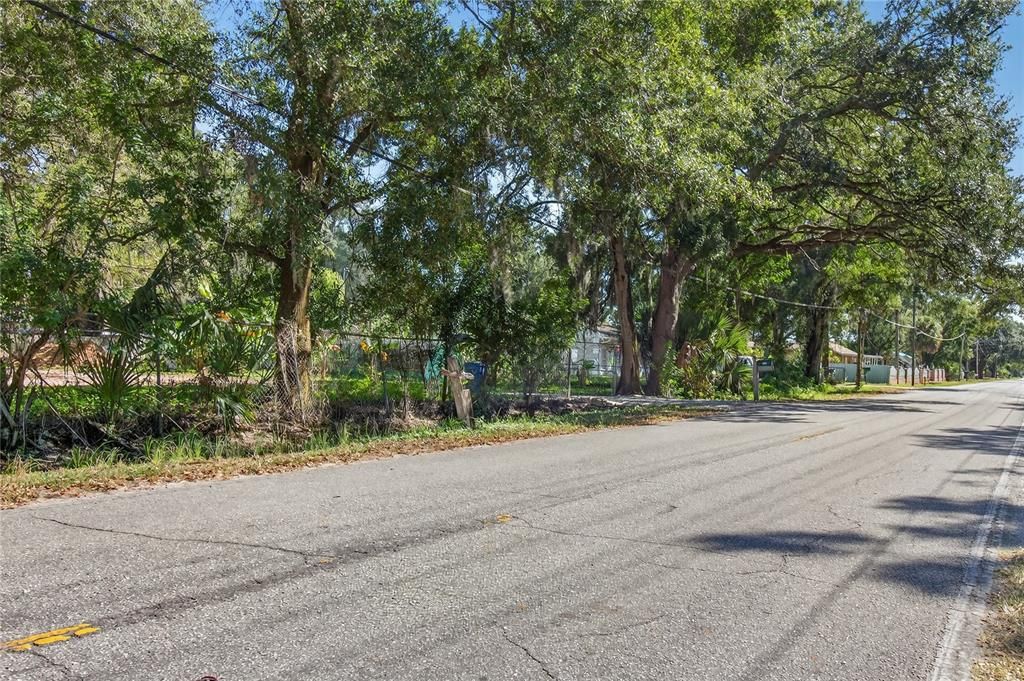 For Sale: $398,900 (0.92 acres)