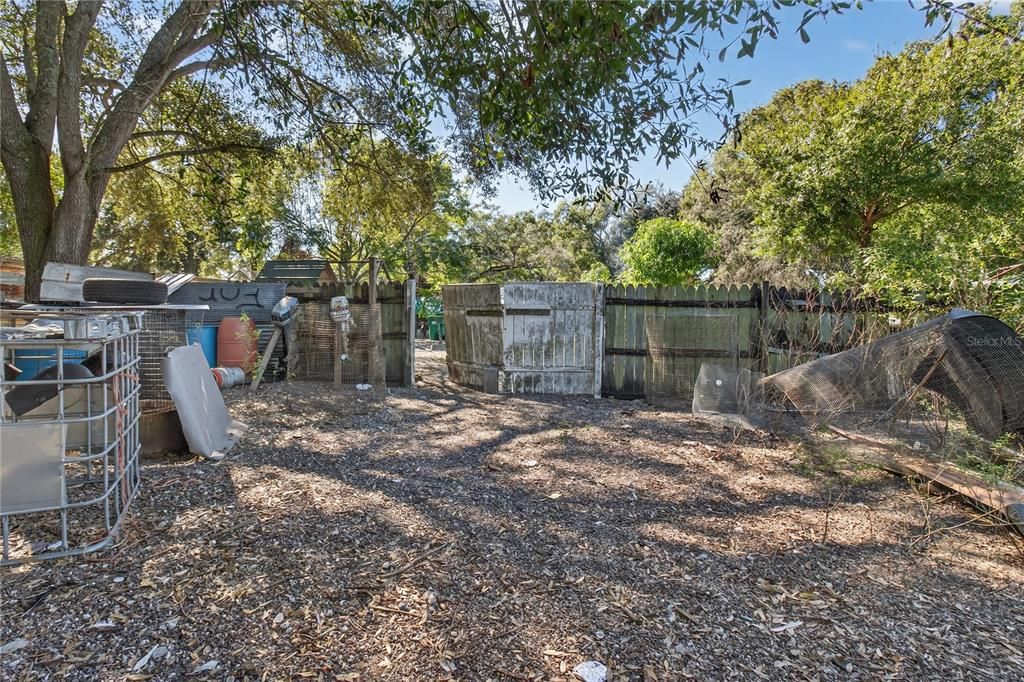 For Sale: $398,900 (0.92 acres)