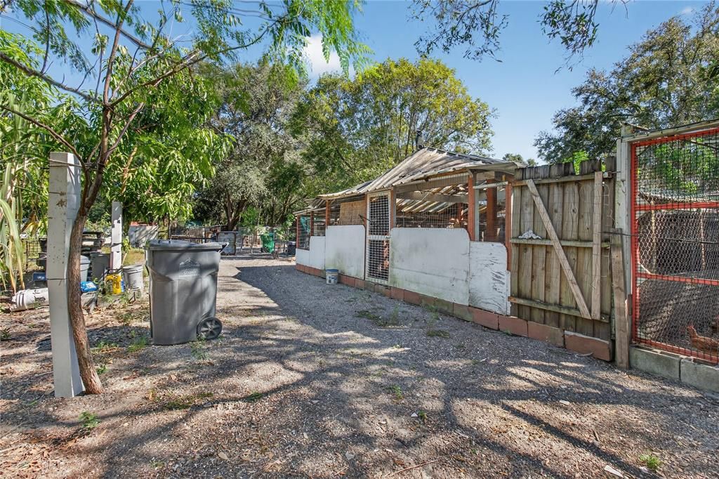 For Sale: $398,900 (0.92 acres)