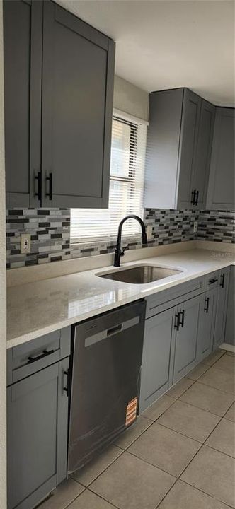 En Renta: $2,000 (4 camas, 1 baños, 1600 Pies cuadrados)