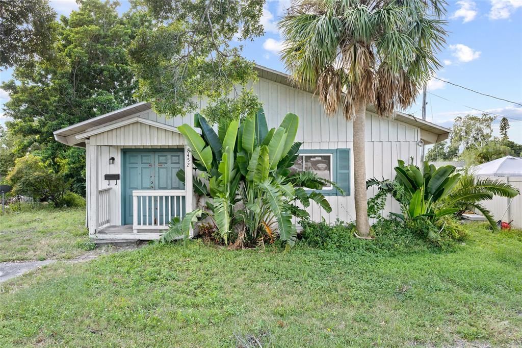 Active With Contract: $299,000 (2 beds, 2 baths, 1920 Square Feet)