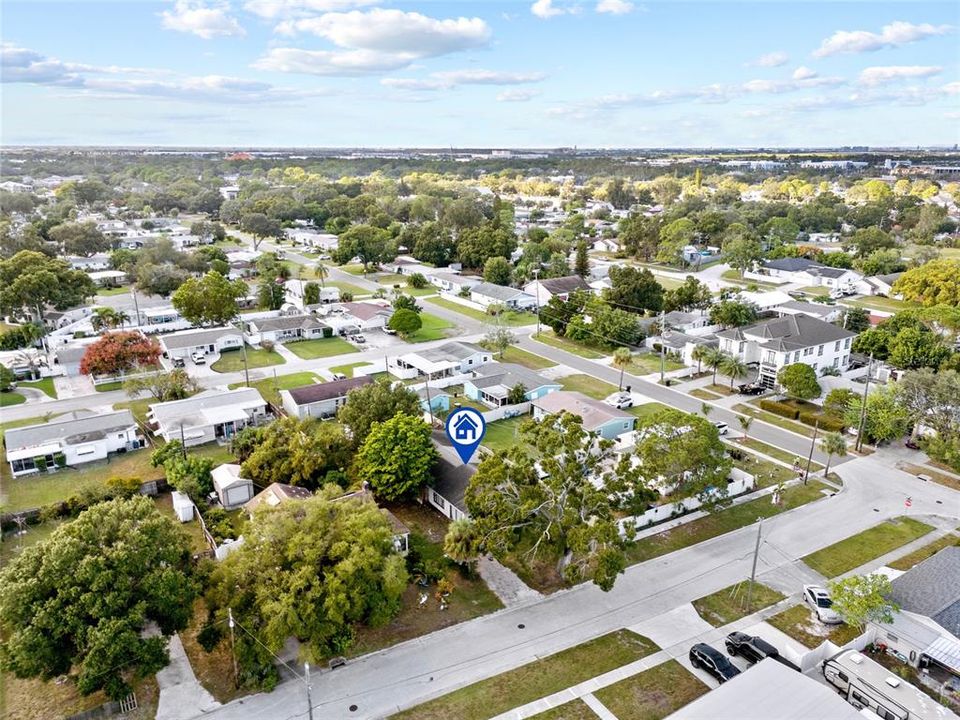 Active With Contract: $299,000 (2 beds, 2 baths, 1920 Square Feet)