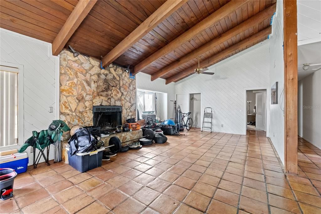 Active With Contract: $299,000 (2 beds, 2 baths, 1920 Square Feet)