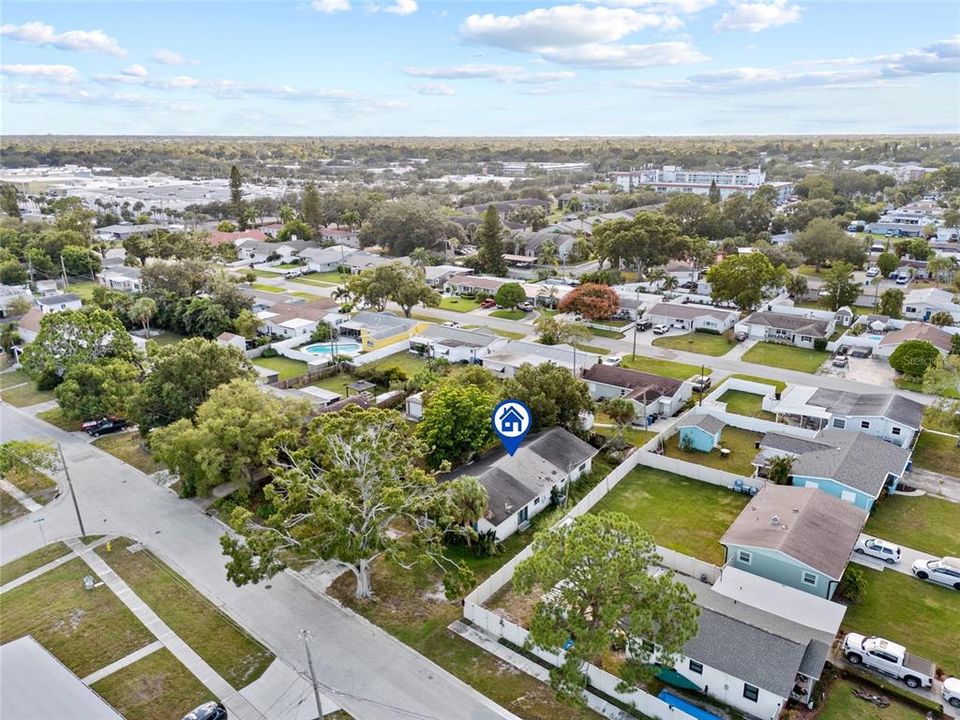 Active With Contract: $299,000 (2 beds, 2 baths, 1920 Square Feet)