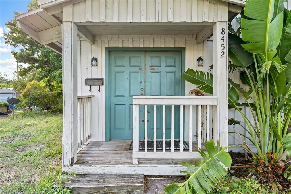 Active With Contract: $299,000 (2 beds, 2 baths, 1920 Square Feet)