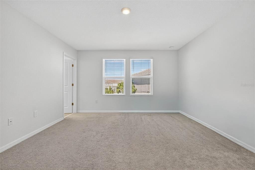 For Rent: $2,100 (3 beds, 2 baths, 1553 Square Feet)