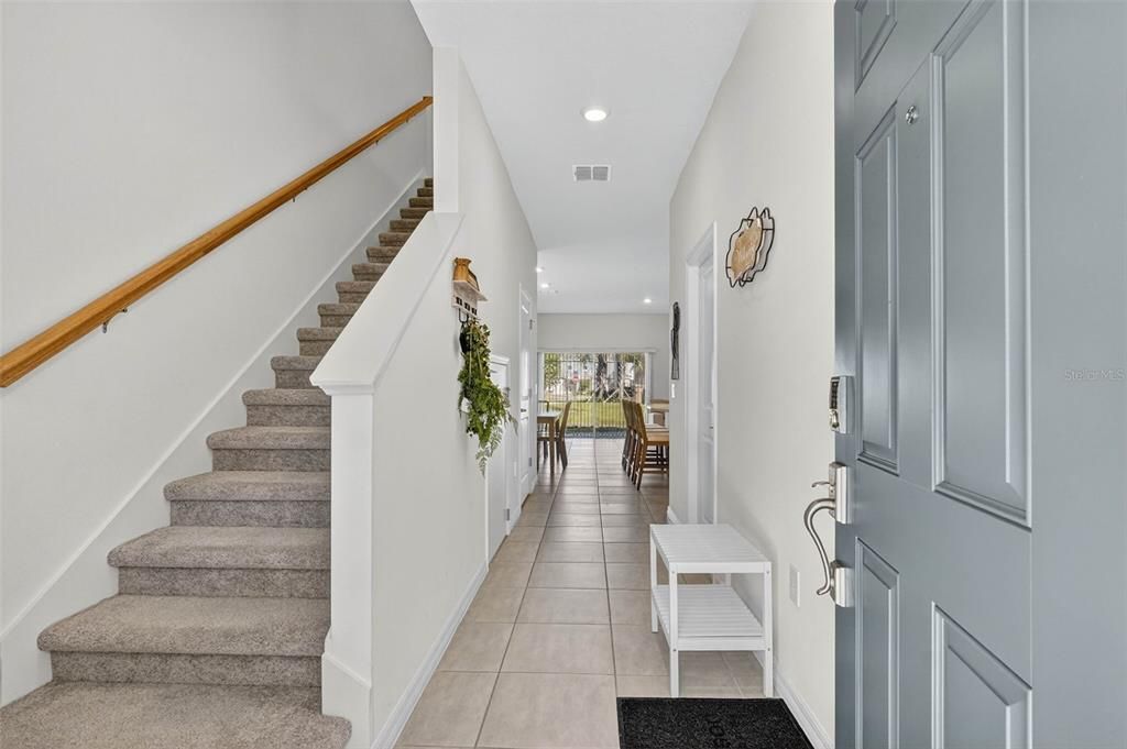 For Rent: $2,100 (3 beds, 2 baths, 1553 Square Feet)