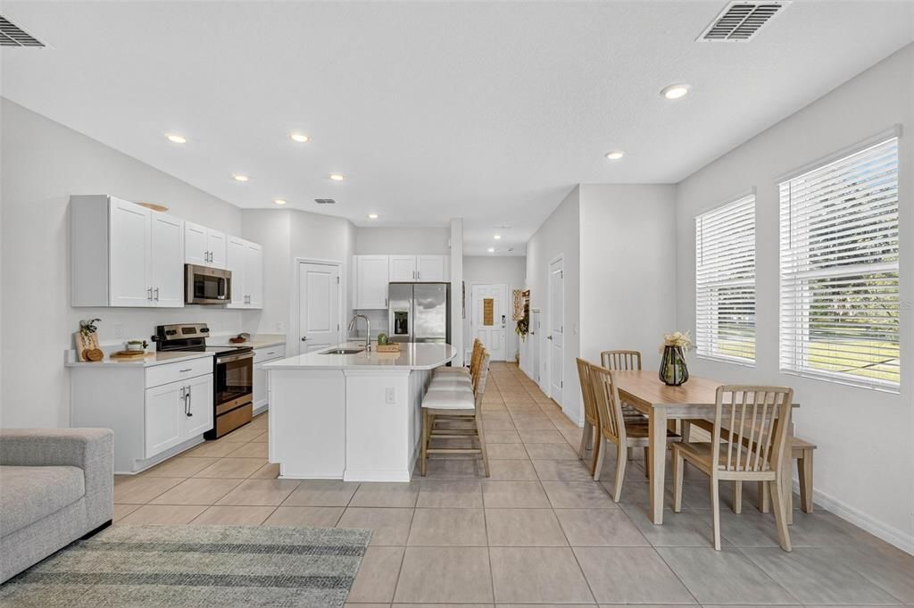 For Rent: $2,100 (3 beds, 2 baths, 1553 Square Feet)