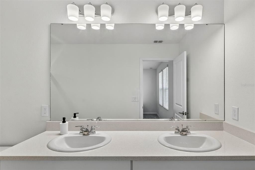 For Rent: $2,100 (3 beds, 2 baths, 1553 Square Feet)