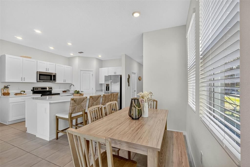 For Rent: $2,100 (3 beds, 2 baths, 1553 Square Feet)