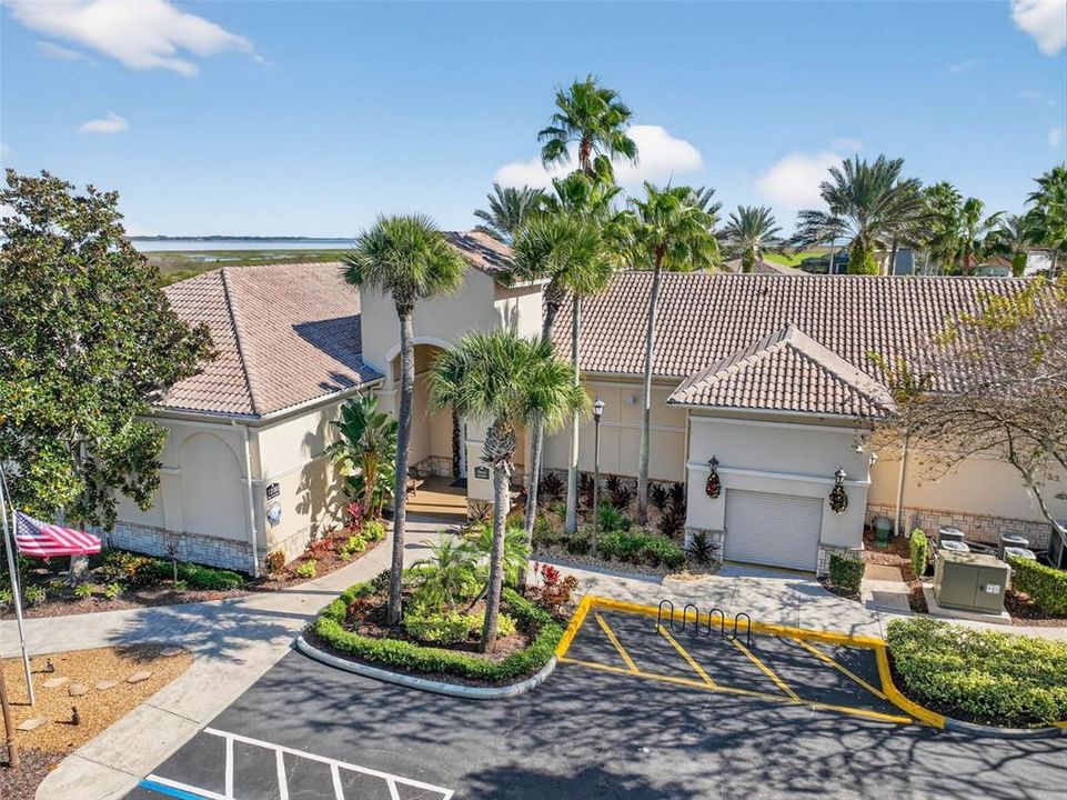 For Rent: $2,100 (3 beds, 2 baths, 1553 Square Feet)