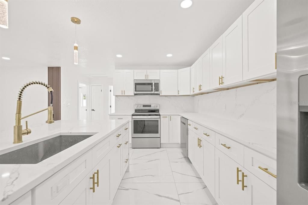 待售: $679,900 (4 贝兹, 3 浴室, 2287 平方英尺)