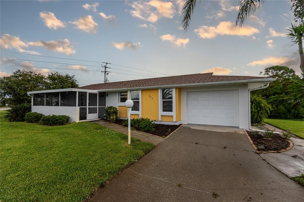 For Sale: $295,000 (3 beds, 2 baths, 1200 Square Feet)