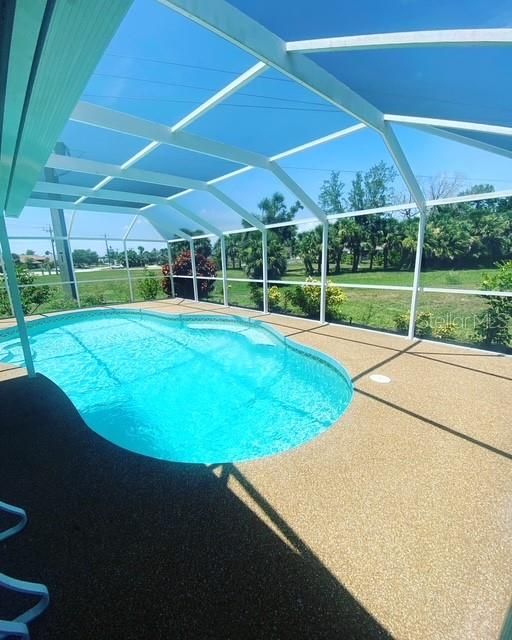 For Sale: $295,000 (3 beds, 2 baths, 1200 Square Feet)