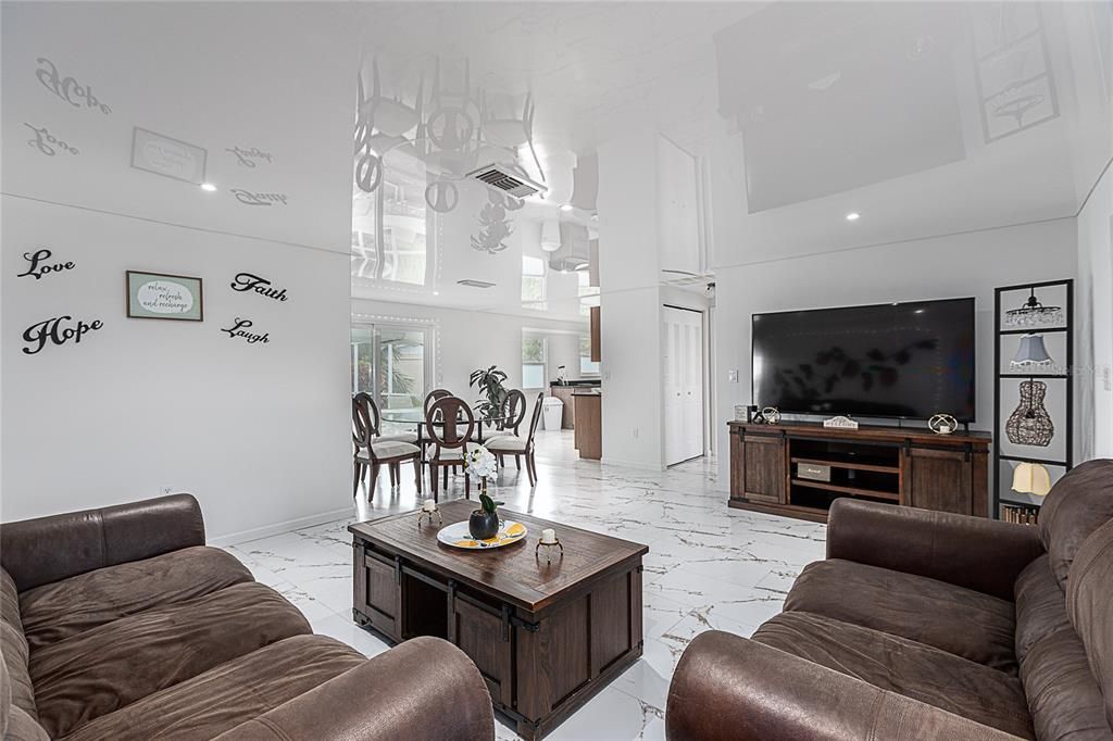 For Sale: $295,000 (3 beds, 2 baths, 1200 Square Feet)