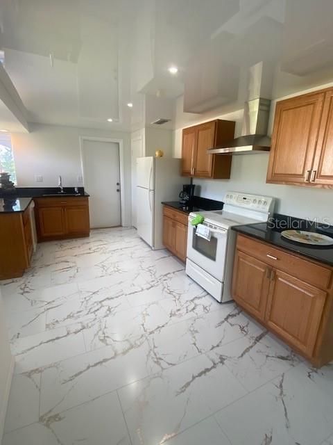 For Sale: $295,000 (3 beds, 2 baths, 1200 Square Feet)