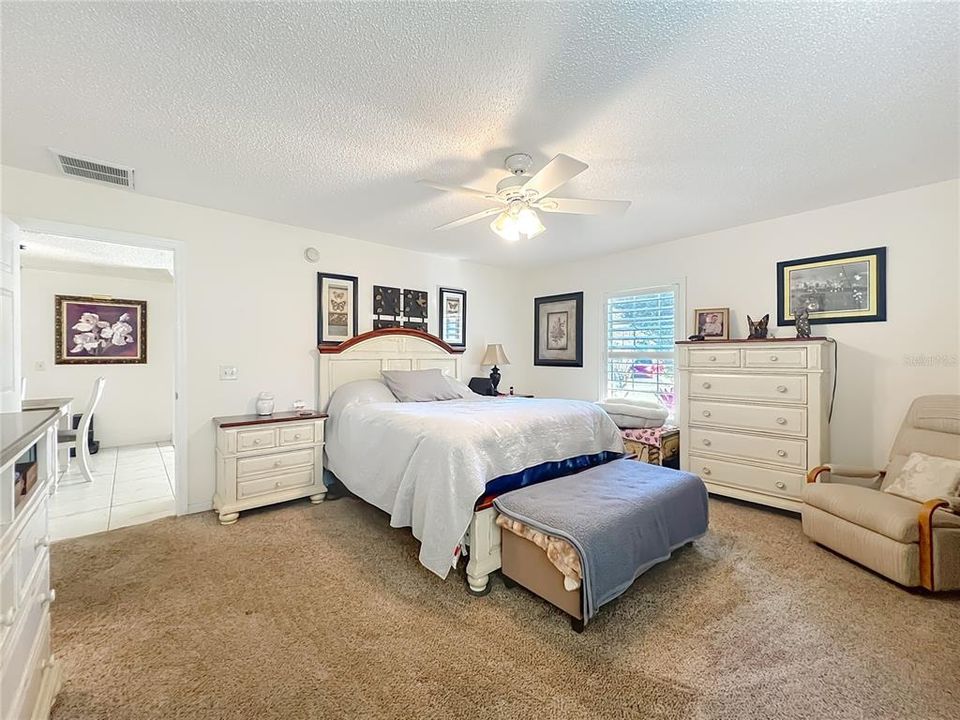 For Sale: $550,000 (3 beds, 2 baths, 2291 Square Feet)