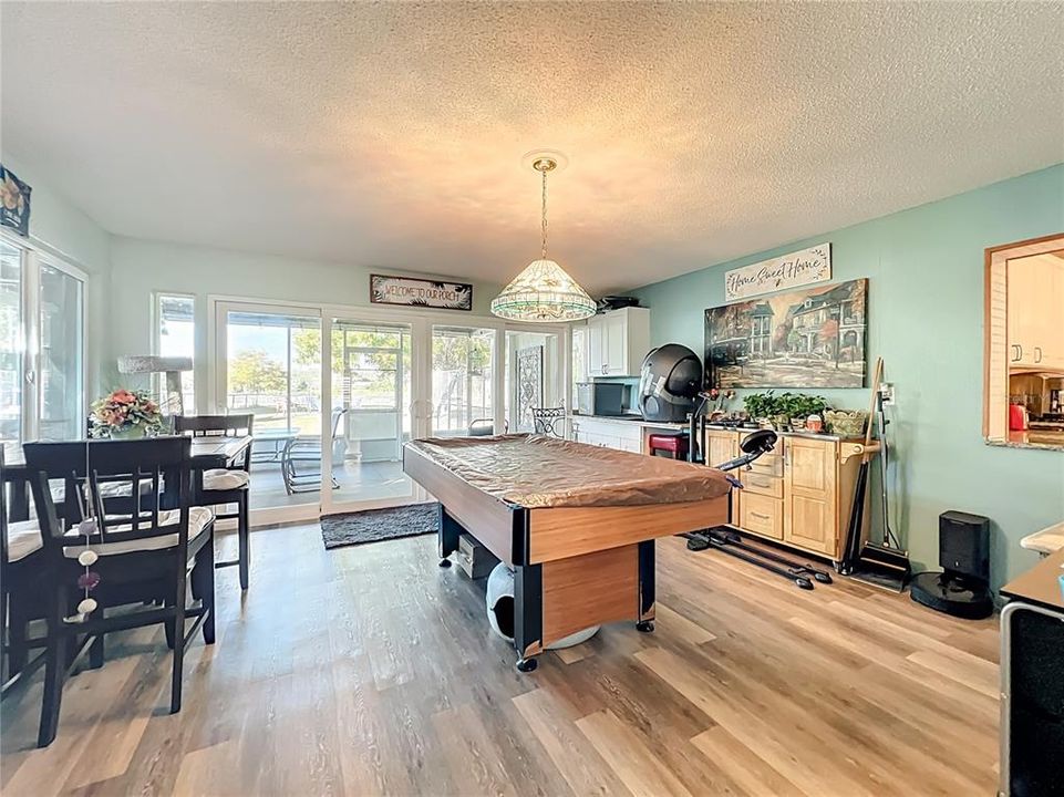 For Sale: $550,000 (3 beds, 2 baths, 2291 Square Feet)