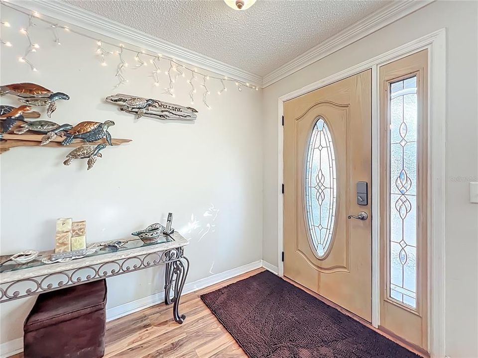 For Sale: $550,000 (3 beds, 2 baths, 2291 Square Feet)